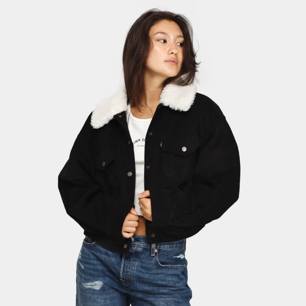 LEVI’S WOMEN’S SHERPA BABY BAGGY TRUCKER JACKET - SIZE SMALL - Black NEW